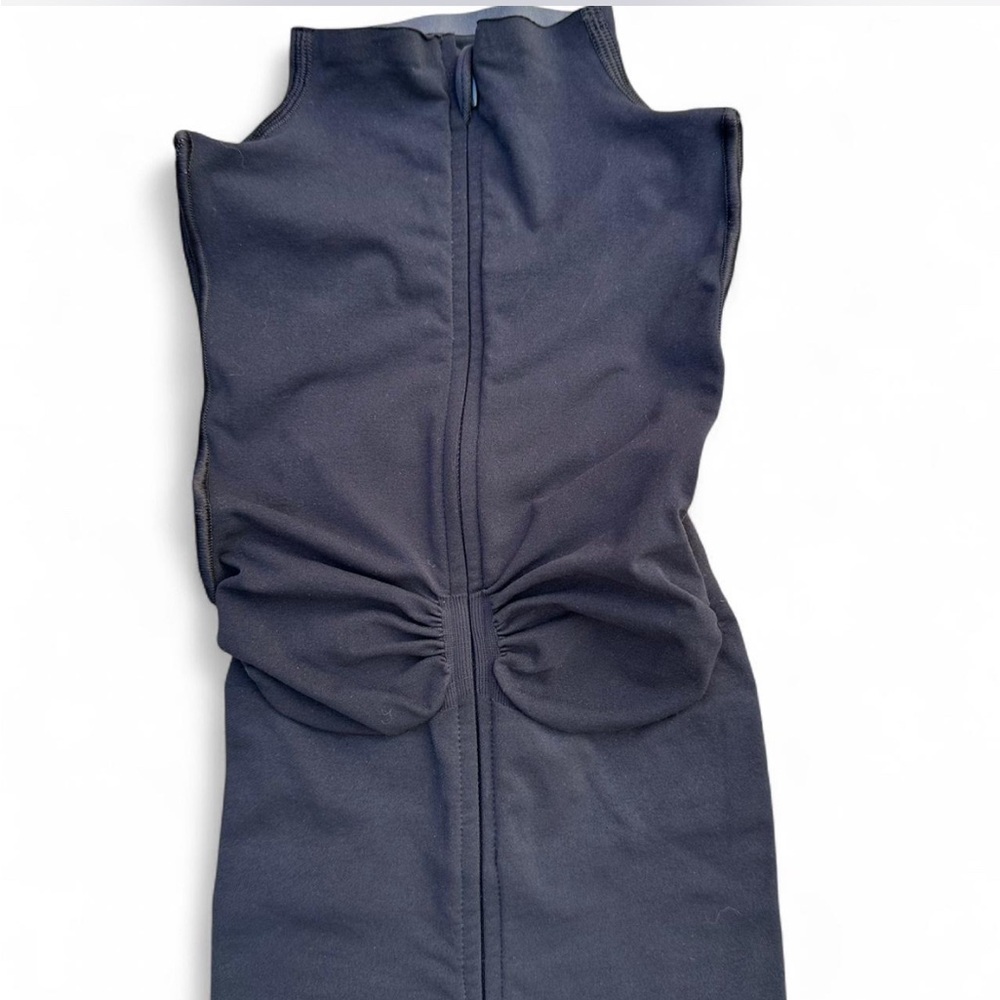SKIMS SEAMLESS SCULP I ZIP FRONT SLEEVELESS BODYSUIT | *NWOB